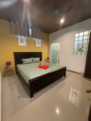 4 bedrooms, WiFi, bed sheets