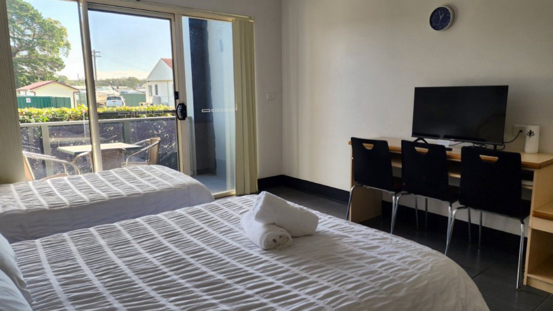 1 室のベッドルーム、WiFi