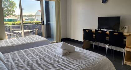 Jopen Motel Unit 3 - In the heart of town