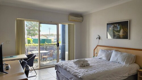 Jopen Motel Unit 4 - In the heart of town