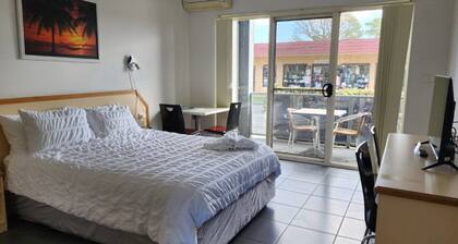 Jopen Motel Unit 5 - In the Heart of town