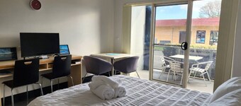 Jopen Motel Unit 6 - In the heart of town