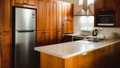 Riverfront Retreat Sussex House Park