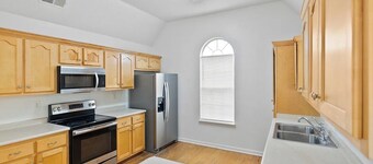 Spacious 4-bedroom house in charming Southaven