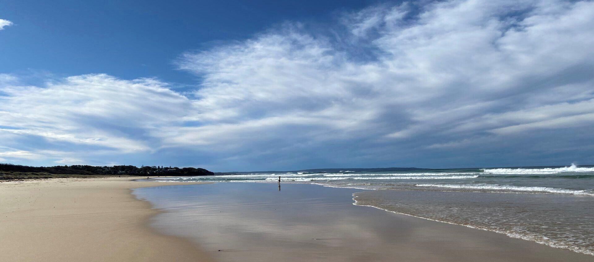 بالقرب من الشاطئ