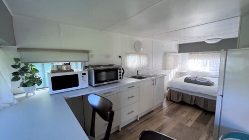 Van 6 Sussex House Holiday Park