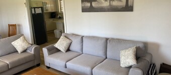 HAPPY DAYZ Only 2 Hours From Sydney