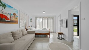 4 makuuhuonetta, silitysrauta/-lauta, vauvan matkasänky, ilmainen Wi-Fi