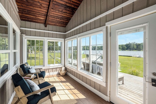 Lakefront, Year-Round Stony Lake Hideaway