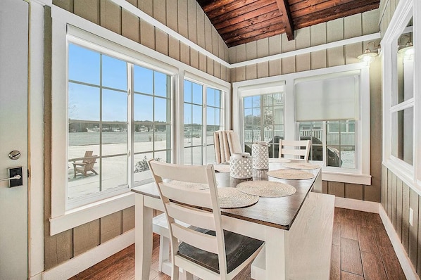 Dining - Lakefront, Year-Round Stony Lake Hideaway (Shelby)