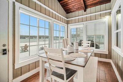 Lakefront, Year-Round Stony Lake Hideaway