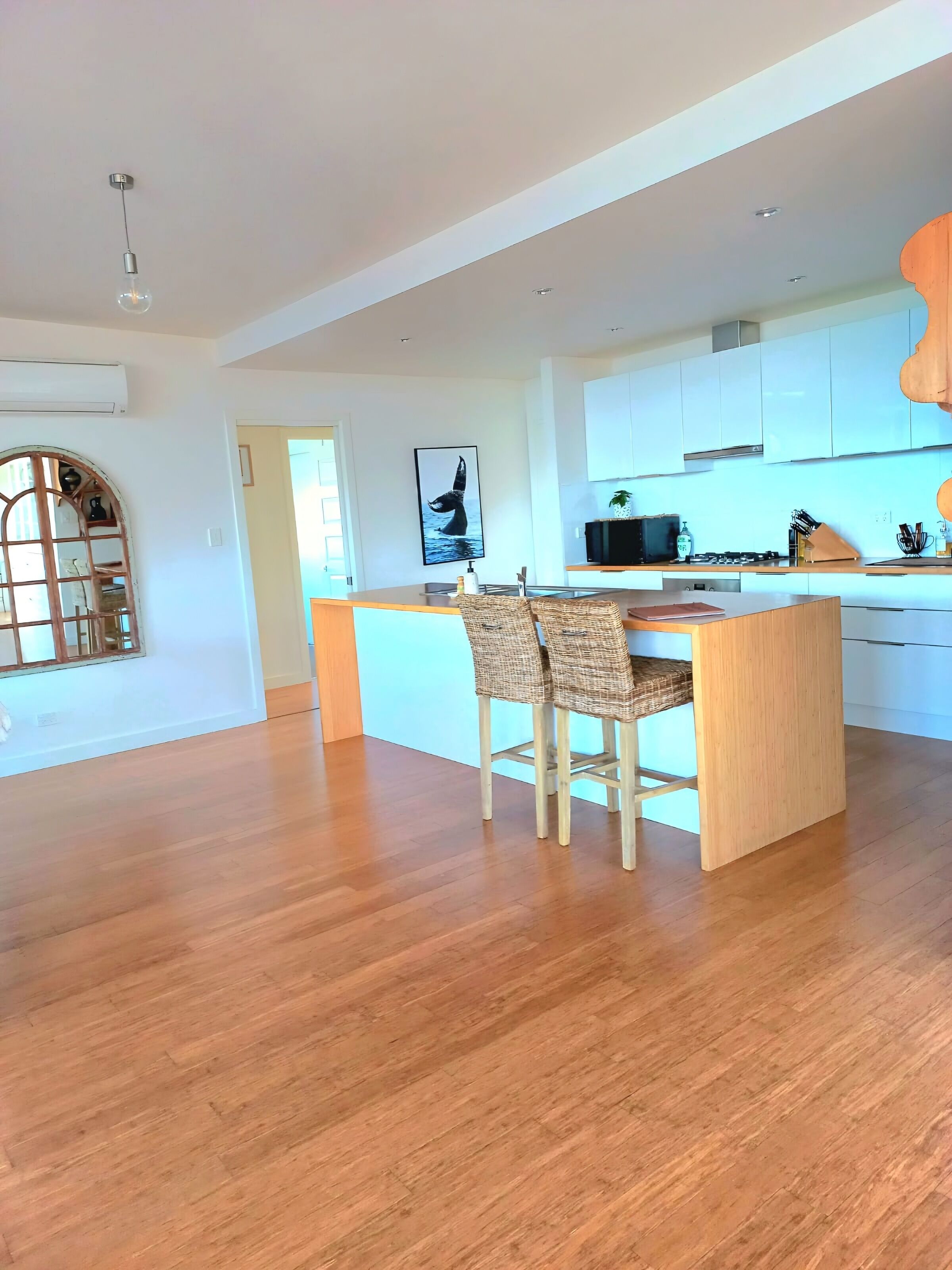 Micro-ondes, four, plaque de cuisson, lave-vaisselle