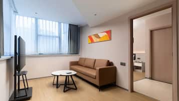 Luxury Suite, 1 King Bed, Non Smoking