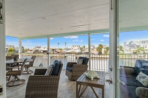 Outdoor dining - The Gulf Breeze - Direct Access To Gulf | 10% off (Hernando Beach)