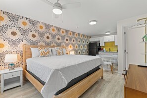 Iron/ironing board, free WiFi - Treehouse Lounge - RR Beach Club (North Myrtle Beach)
