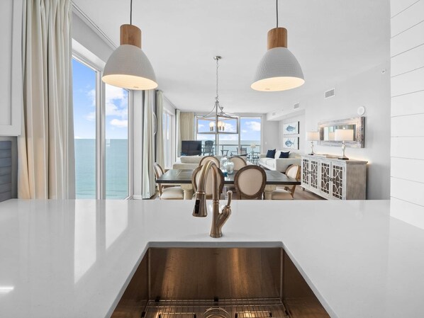 Interior - Mermaid Manor (Navarre)