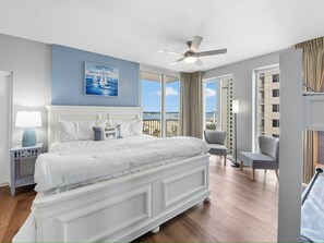 3 Schlafzimmer, Schreibtisch, Bügeleisen/B ügelbrett, Reisekinderbett