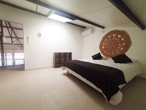 3 室のベッドルーム、アイロン / アイロン台、インターネット、ベッドシーツ