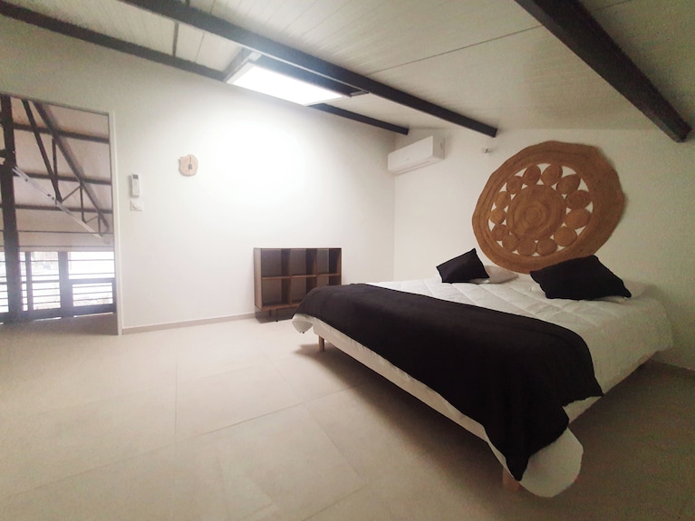 Grand Loft Moderne Avec Extérieur Privatif, Climatisation Et Stationnement - Viviers