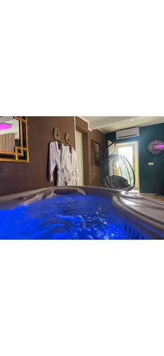 Jacuzzi, Clim et Terrasse