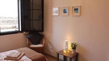 2 bedrooms, iron/ironing board, internet, bed sheets