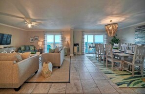 House (4 Bedrooms) | Interior - Gulf Views + Pools, Tennis, Pickleball & Beach Access Awesome Beachfront by Avantstay (Port Aransas)