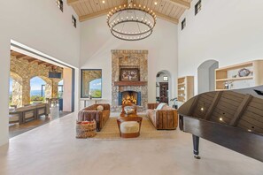 Villa (6 Bedrooms) | Interior