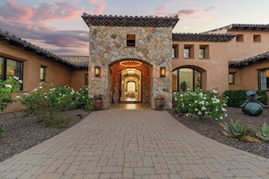 Villa (6 Bedrooms) | Interior