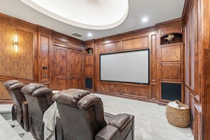 Villa (6 Bedrooms) | Interior