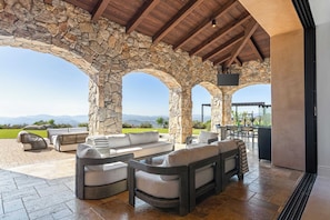 Villa (6 Bedrooms) | Interior