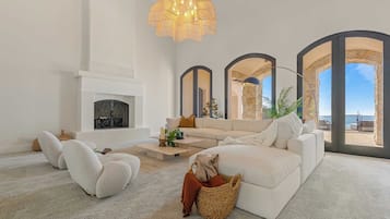 Villa (6 Bedrooms) | Interior