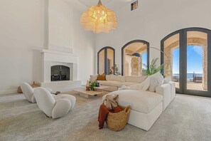 Villa (6 Bedrooms) | Interior