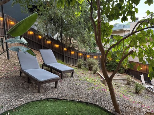 Private getaway in the hills of Studio City min to Universal Studios & Hollywood