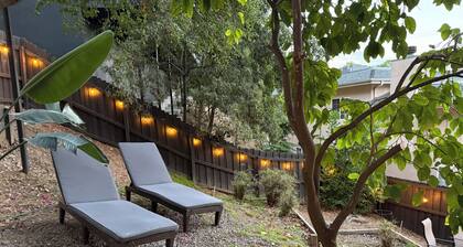 Private getaway in the hills of Studio City min to Universal Studios & Hollywood