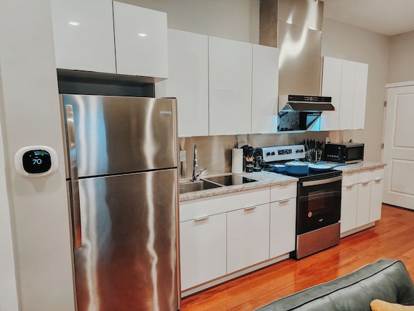 Fridge, microwave, oven, stovetop