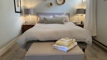 2 bedrooms, travel crib, WiFi, bed sheets
