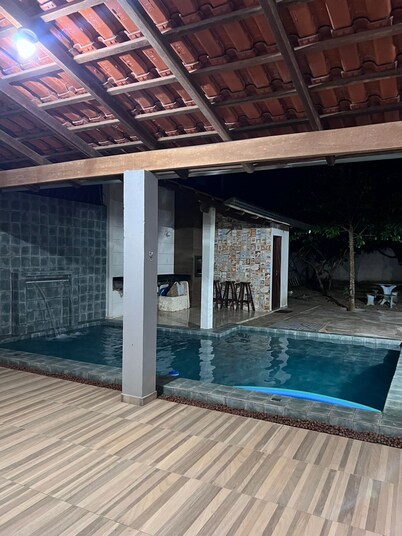 Quiet farm for family fun, with barbecue, freezer and swimming pool.