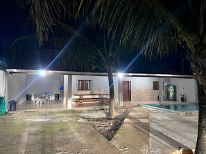 Terrace/patio - Quiet farm for family fun, with barbecue, freezer and swimming pool. (Arapiraca)
