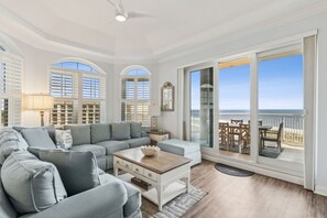 TV, books - Ocean Place 31 - Splash by the Sea - Penthouse Luxury – 7th Floor Ocean Views (Fernandina Beach)