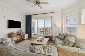 TV, books - Ocean Place 30 ~ Elegant Oceanfront Retreat (Fernandina Beach)