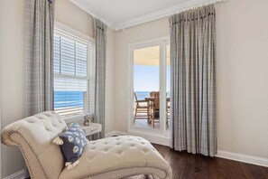 TV, books - Ocean Place 30 ~ Elegant Oceanfront Retreat (Fernandina Beach)