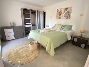 2 Schlafzimmer, Bügeleisen/Bügelbrett, Reisekinderbett, kostenloses WLAN