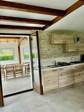 Mikrowelle, Ofen, Herdplatte, Geschirrspüler