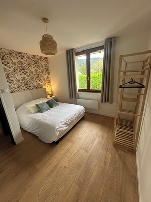 5 Schlafzimmer, Bügeleisen/Bügelbrett, kostenloses WLAN, Bettwäsche