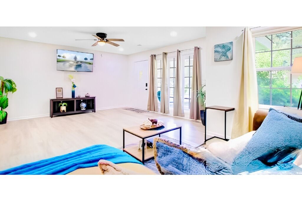 2 bedrooms, iron/ironing board, Internet, bed sheets