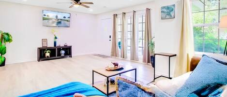 2 bedrooms, iron/ironing board, Internet, bed sheets