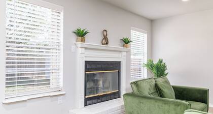 Modern 5-Bedroom Escape with TVs in Every Room & Room for Everyone