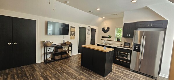 冰箱、微波炉、烤箱、炉灶