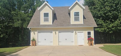 Charming 1 bd/1 bath Loft w/garage on Down Under Trail