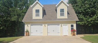 Charming 1 bd/1 bath Loft w/garage on Down Under Trail